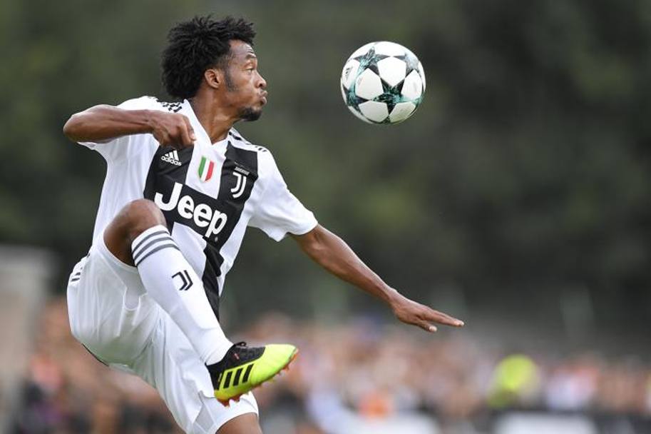 Novit nell&#39;undici titolare della Juve: Juan Cuadrado, con il numero 16,  partito da terzino destro.